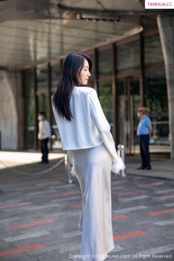   [XiuRen]高清写真图 2022.10.20 No.5734 薇薇酱 成熟美腿第5张图片